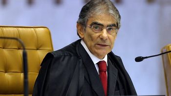 Ayres Britto diz que temor do abuso não autoriza censura à imprensa