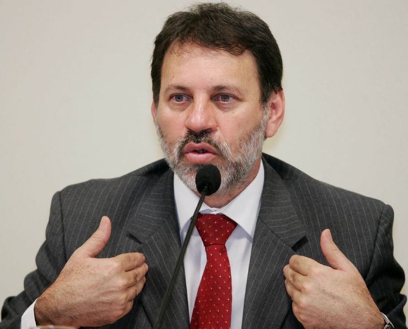 Barbosa revoga trabalho externo para Delúbio Soares