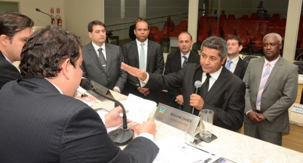 Maurinho (PR) assume vaga de Hélio Pichioni na Câmara Municipal