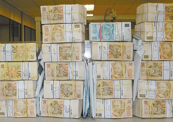 Dinheiro preso no 'Escândalo dos Aloprados' será destinado à União, decide Justiça 
