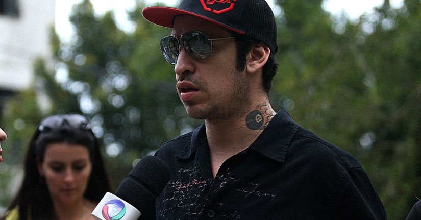 Baixista anuncia fim de banda após morte de Chorão