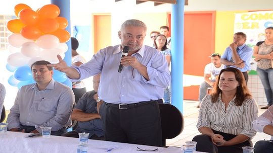Prefeito defende a reflexão e critica ditadura da imposição nas escolas