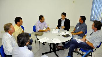 Sindicatos patronais da indústria apresentam as demandas do setor para o senador Medeiros