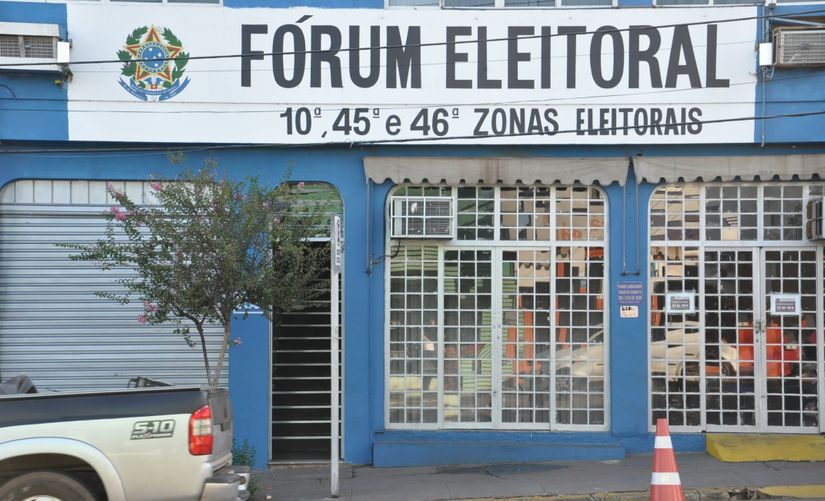 Candidatos a prefeito, vereadores eleitos e suplentes entregam prestação de contas