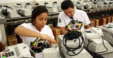 TRE-MT iniciou procedimentos de carga e lacre de urnas eletrônicas em Mato Grosso