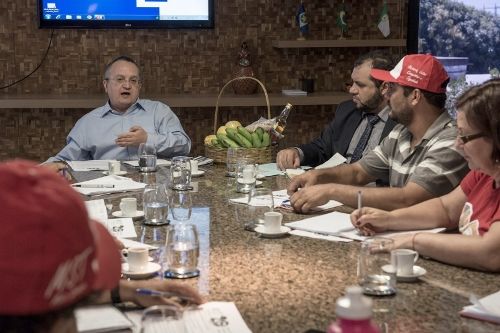 Governador se reúne com MST para debater reivindicações