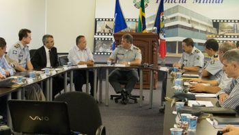 Pedro Taque se reúne com representantes da PM e reafirma que vai priorizar Segurança Pública