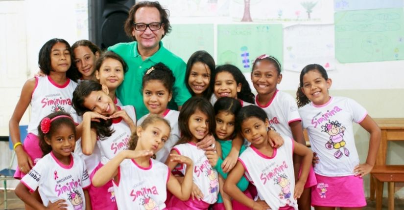 Garotas do Projeto Siminina participam de desfile de modas em Cuiabá