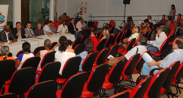 Idosos denunciam: empresas não cumprem leis que asseguram benefícios em viagens rodoviárias