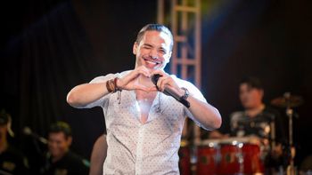 Wesley Safadão, que diz que virá à cidade, não vai a gravação de DVD e é vaiado pela plateia