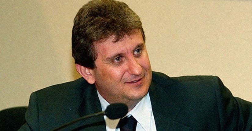 CPMI adia depoimento de doleiro e chama diretor da Petrobras