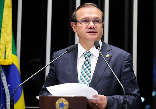 Wellington Fagundes pede mais investimentos na aviação regional