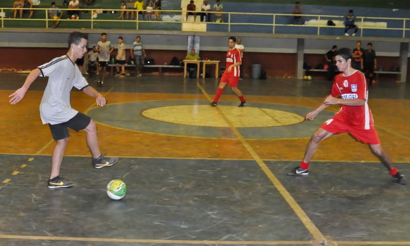 2ª Copa Rondonópolis de Futsal começou nesta terça-feira (21) com 24 equipes