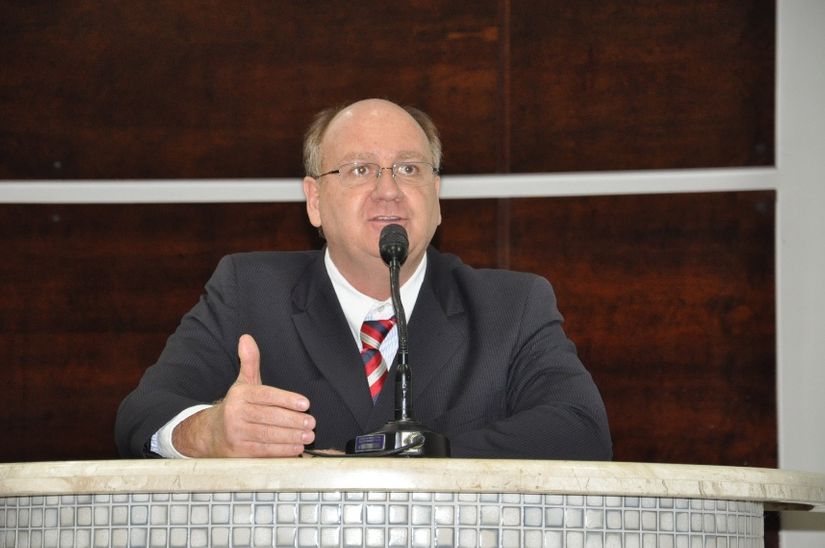 Vereador denuncia situação precária da Policlínica da Vila Operária; Saúde promete reforma
