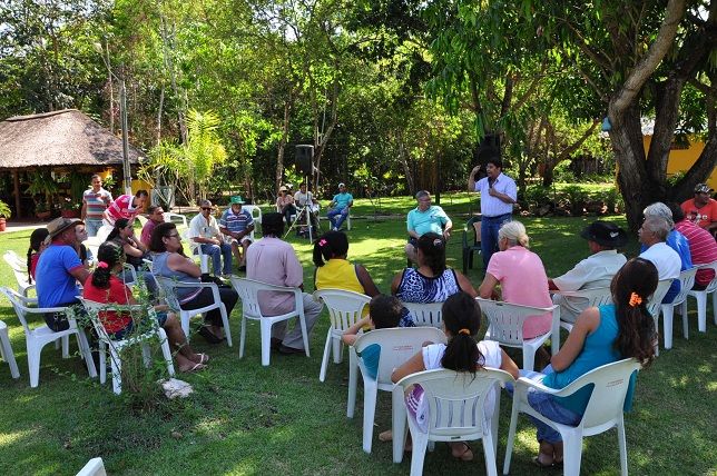 Ananias Filho (PR) realiza visitas na área rural
