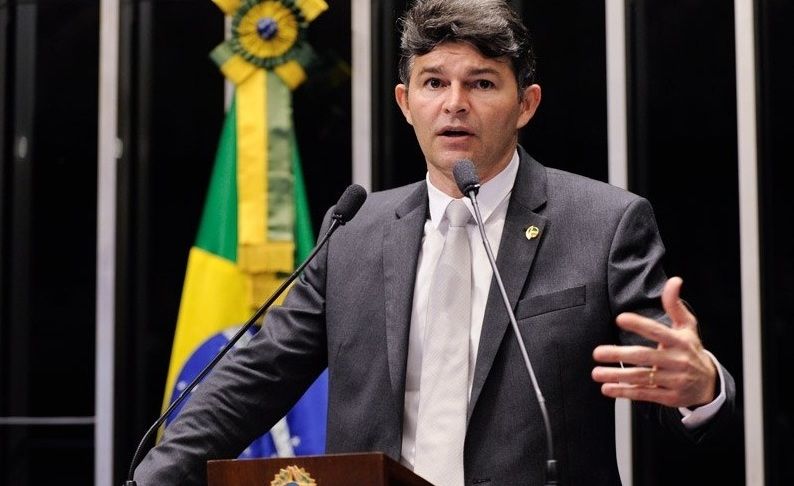 No Senado, Medeiros defende fim da reeleição para cargos do Executivo