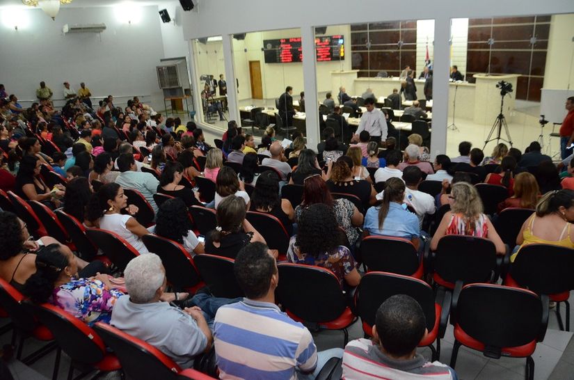 Projeto de Lei pode reduzir salários de agentes de higienização