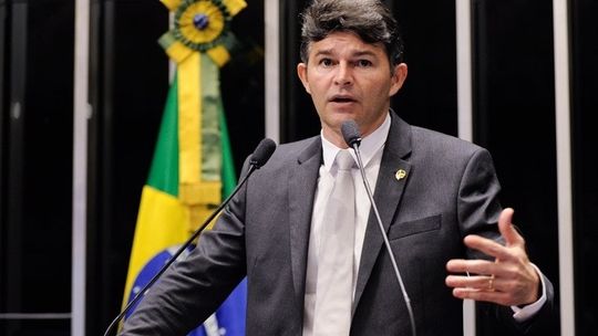 No Senado, Medeiros defende fim da reeleição para cargos do Executivo