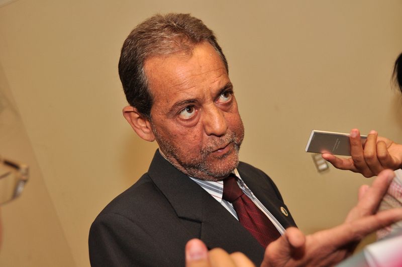 PTB também estuda punir vereador Clovito por não votar em consonância com o partido