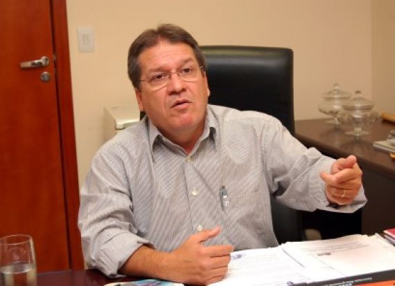 PR e PHS fecham aliança com PMDB em apoio a Walace Guimarães