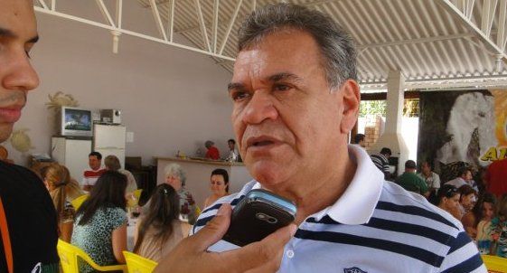 Barreto elogia lider esportivo que havia morrido e causa constrangimento em Cuiabá