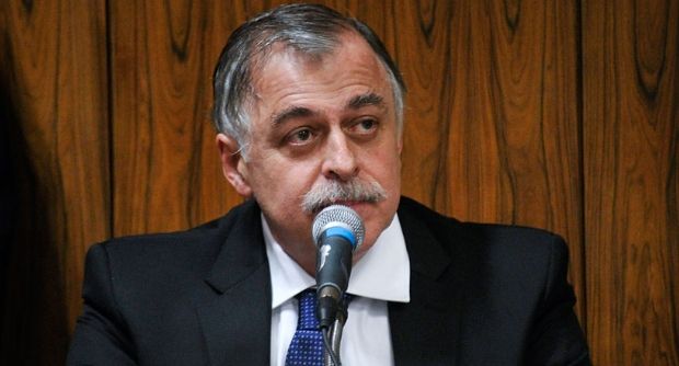 Deputados rejeitam sessão secreta e diretor da Petrobras mantém silêncio em CPMI