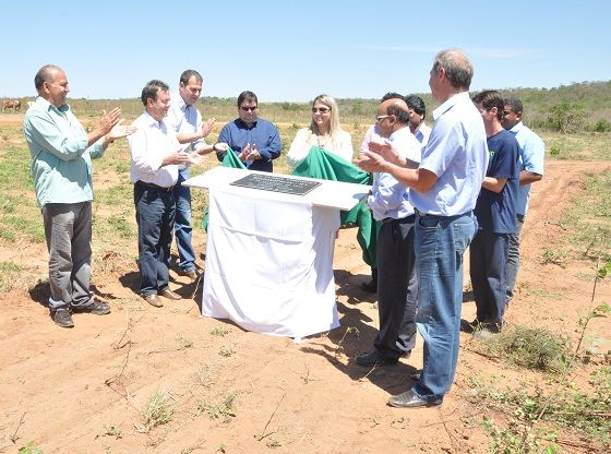 Empresa chega, mas falta de infraestrutura básica vem logo atrás