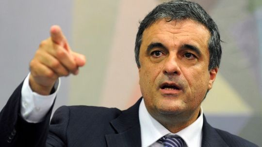 Ministro da Justiça afirma que não há indícios contra presidenta e diretores da Petrobras