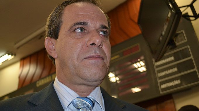 "Vou fazer uso da verba com muito cuidado", diz Onofre sobre a polêmica verba indenizatória