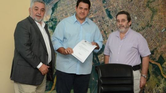 Quase seis meses após ser entregue aos vereadores, PCCS da Educação segue parado na Câmara
