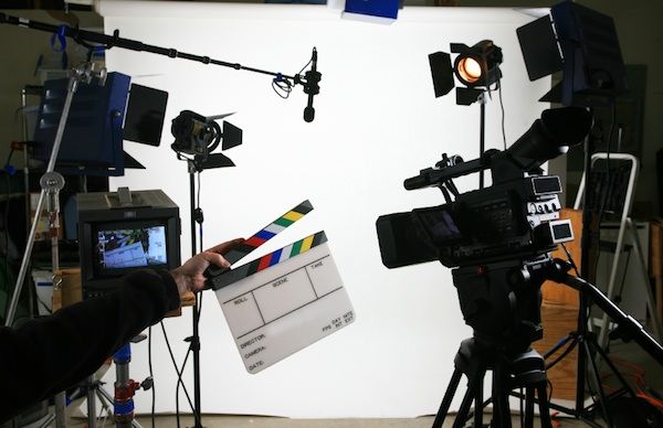 Votação na Câmara Federal veta propaganda eleitoral bonita