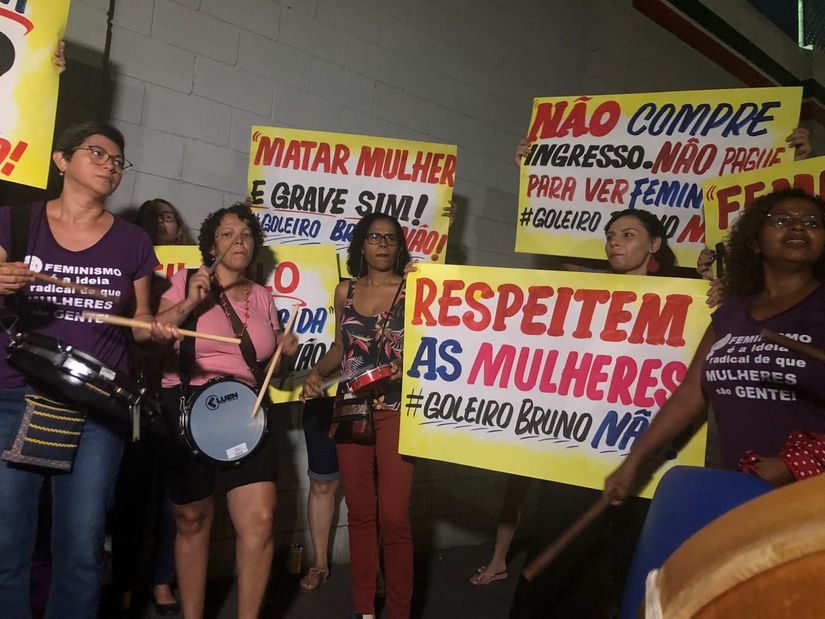 Manifestação contra contratação de goleiro Bruno   Imagem: Bruno Pinheiro / GazetaMT