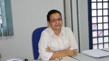 Secretária de Saúde vai até a Câmara e diz que meta é a humanização dos serviços