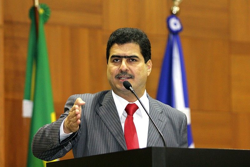 "Colocaremos em fogo um homem de bem" diz Emanuel Pinheiro sobre acusações contra secretário