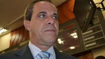 "Vou fazer uso da verba com muito cuidado", diz Onofre sobre a polêmica verba indenizatória