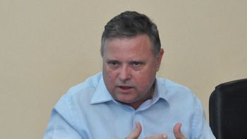 Blairo Maggi aparece com calça rasgada e desperta curiosidade