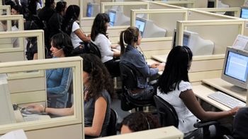 Jornada de trabalho de operadores de telemarketing poderá ser de seis horas