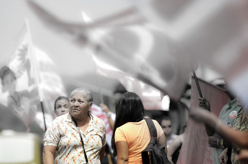 Especialistas discutem razões para afastamento dos cidadãos da política