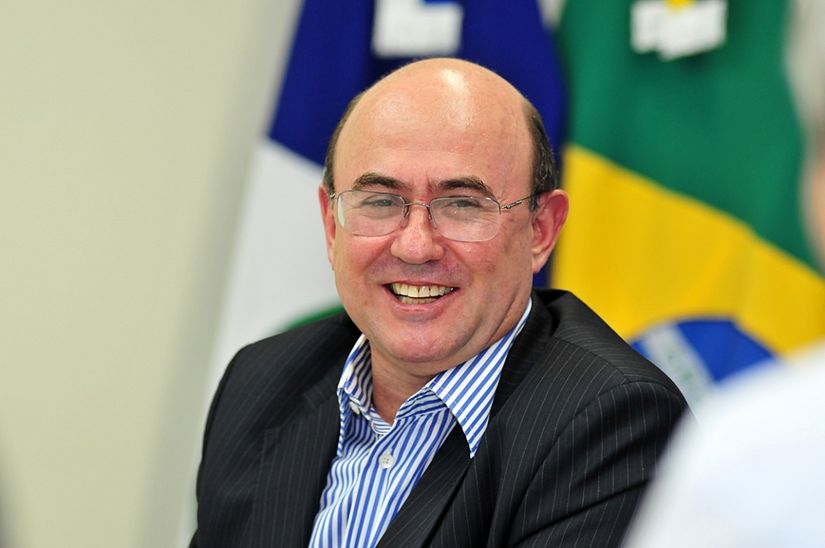 Juiz decreta indisponibilidade de bens de Riva, Humberto Bosaipo e outras três pessoas