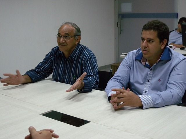 Vereadores dão coletiva após acompanhar abertura de licitação para duplicação da BR 163/364