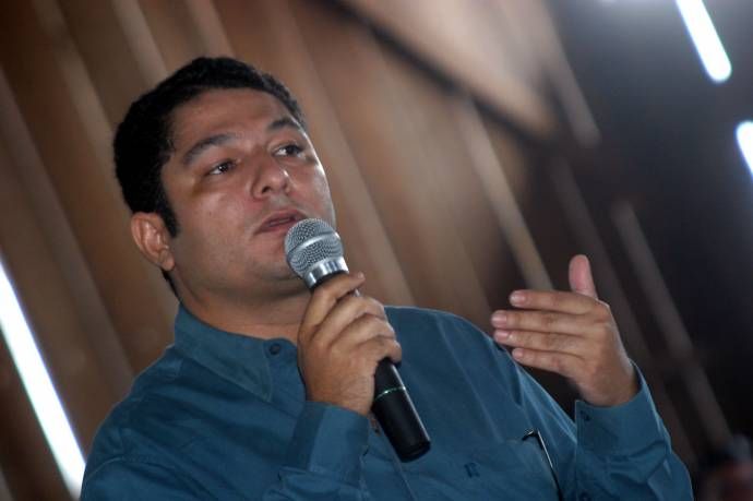 Julier ganha apoio dos nanicos e situação pode ter dois candidatos ao senado