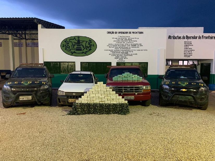Apreensão de 120 kg de drogas pela Defron e Gefron (Foto: assessoria Gefron)