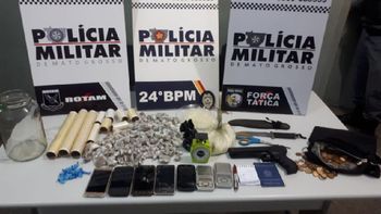 Material aprendido estava na casa dos suspeitos detidos (Foto: divulgação PM/MT)