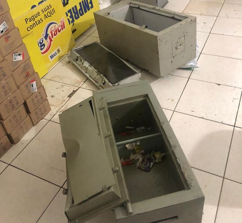 Na abordagem ao condutor, os policiais encontraram a quantia de R$ 450 em moedas. (Foto: divulgação PM/MT)