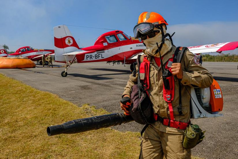 Duas aeronaves contratadas vão se unir às outras seis já utilizadas no combate ao fogo. (Foto: Mayke Toscano/Secom-MT)