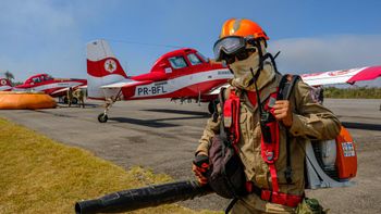 Duas aeronaves contratadas vão se unir às outras seis já utilizadas no combate ao fogo. (Foto: Mayke Toscano/Secom-MT)
