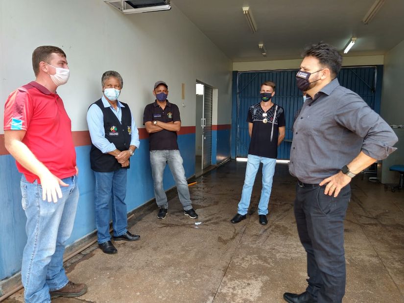 Deputado Claudinei conhece as estruturas da Politec de Juína (Foto: assessoria)