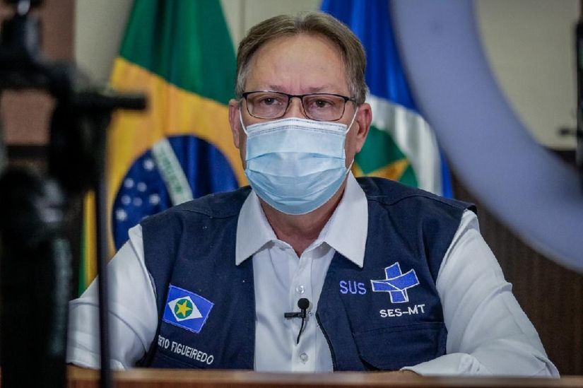 Secretário de Saúde é avaliado por equipe médica especializada. (Foto: divulgação Secom/MT)