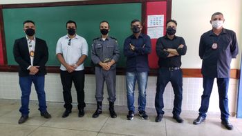 Deputados estaduais conhecem a escola militar de Confresa. (Foto: divulgação)