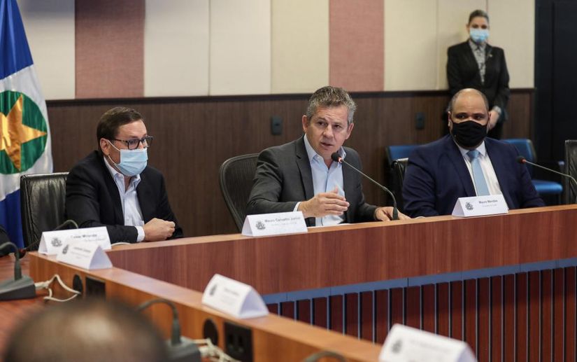 Governador Mauro Mendes em reunião com o Ibrachina. (Foto: Tchélo Figueiredo/Secom-MT)